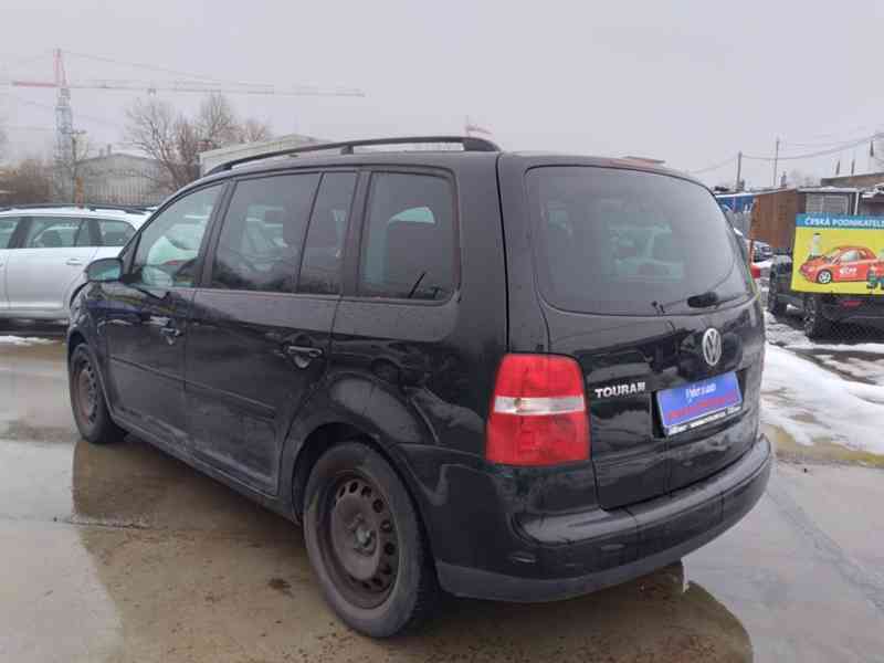 VOLKSWAGEN TOURAN 1.6 FSI TRENDLINE - foto 8