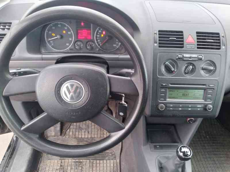 VOLKSWAGEN TOURAN 1.6 FSI TRENDLINE - foto 18