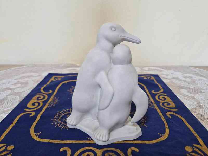 Hezká bílá Soška Tučňáci Bohemia Nová Role - foto 4