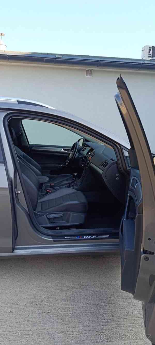 Volkswagen Golf 1,2   TSI Bluemotion - foto 17