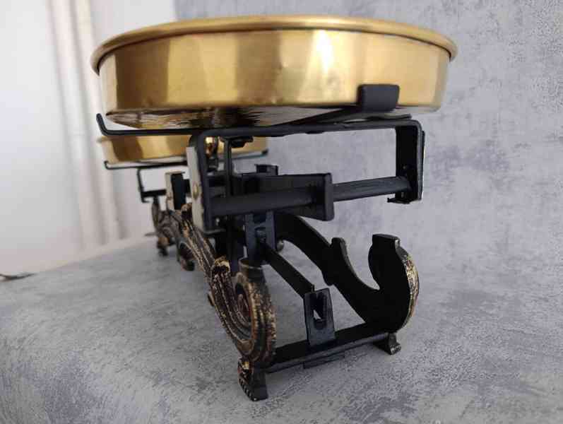 Staré váhy KOSMOS po renovaci, původní misky - foto 5