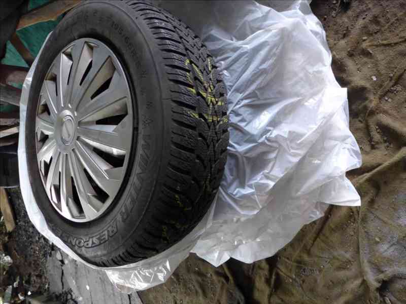 Volkswagen Golf Sportsvan 1,4 TSI VÝHŘEV TAŽNÉ 1.MAJITEL - foto 20