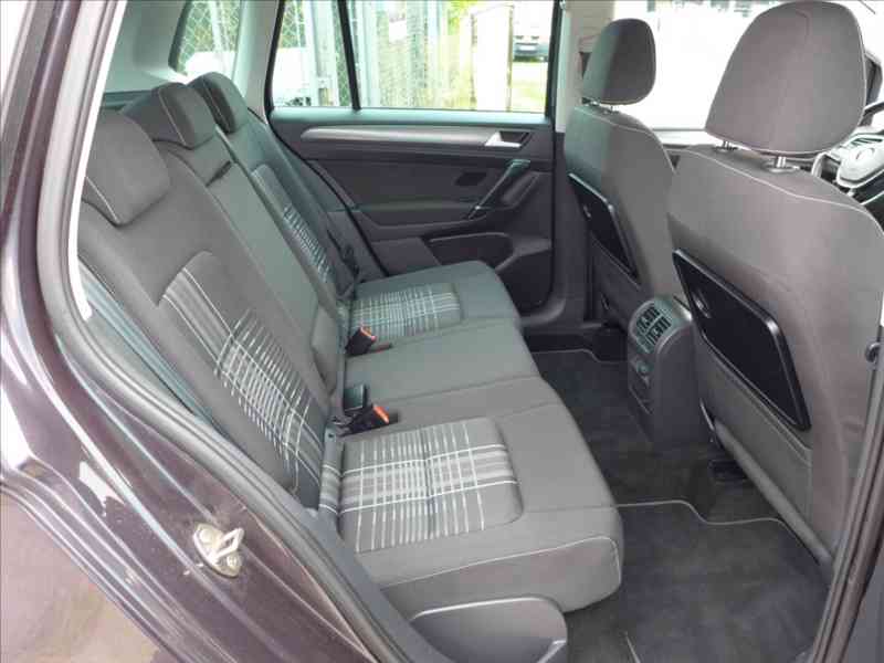 Volkswagen Golf Sportsvan 1,4 TSI VÝHŘEV TAŽNÉ 1.MAJITEL - foto 17