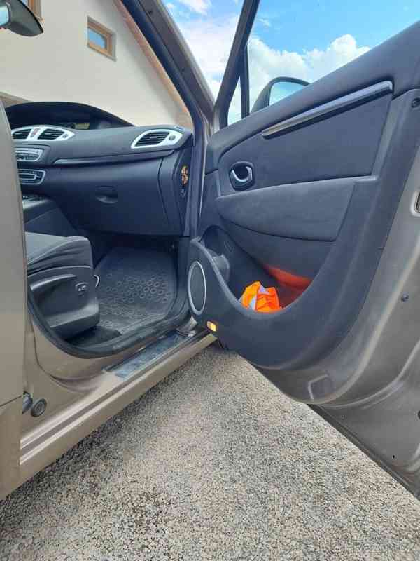 Renault Grand Scénic 1,9   96kw, nové v ČR, r.v.: 2011 - foto 17