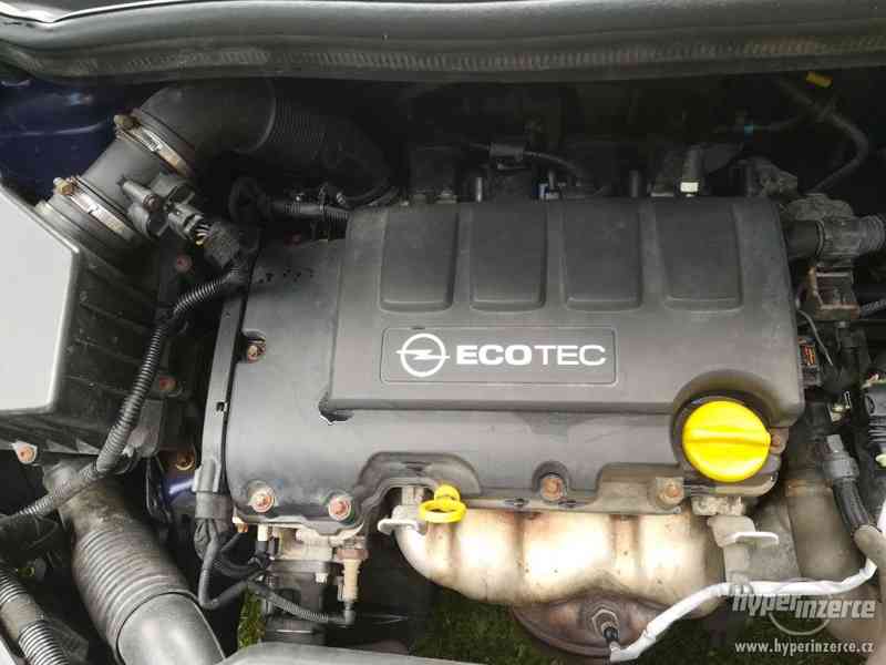 Prodám Opel Corsa D ,1.2 ,63 kW, benzín - foto 3