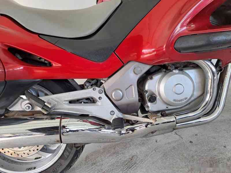 Honda NTV 650 Deauville - foto 13