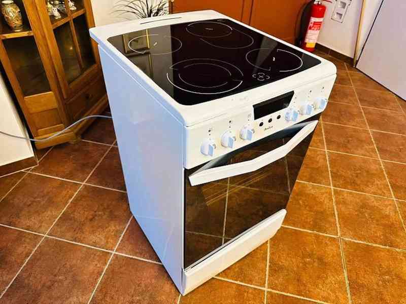  964 Sporák sklokeramický AMICA šíře 50 cm horkovzduch  - foto 2