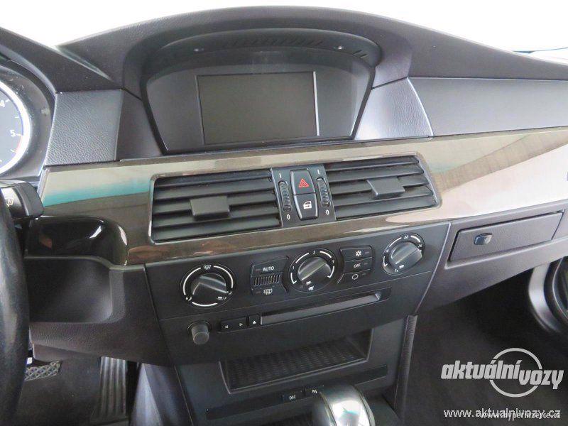 BMW 5 3.0, nafta, rok 2004 - foto 3