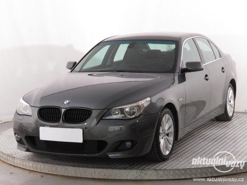 BMW 5 3.0, nafta, rok 2004 - foto 5