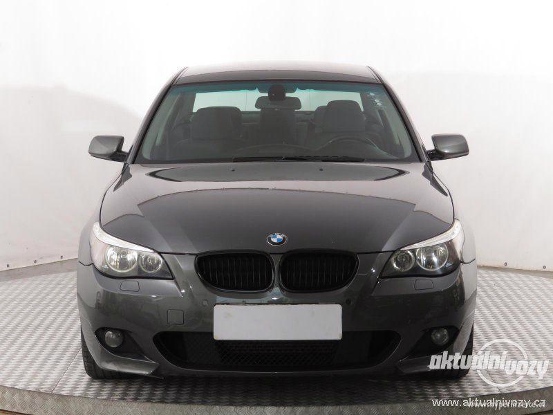 BMW 5 3.0, nafta, rok 2004 - foto 6
