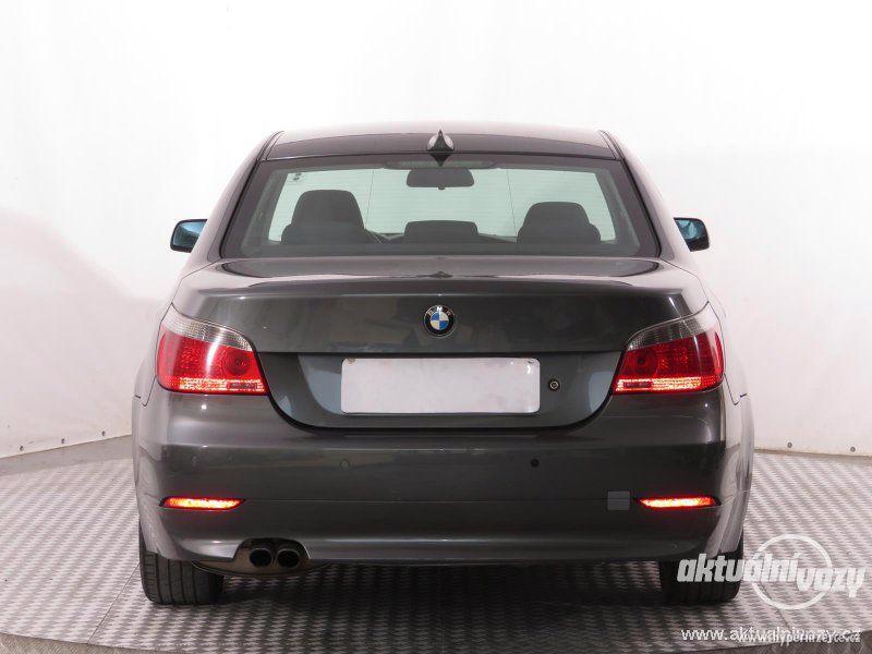 BMW 5 3.0, nafta, rok 2004 - foto 10