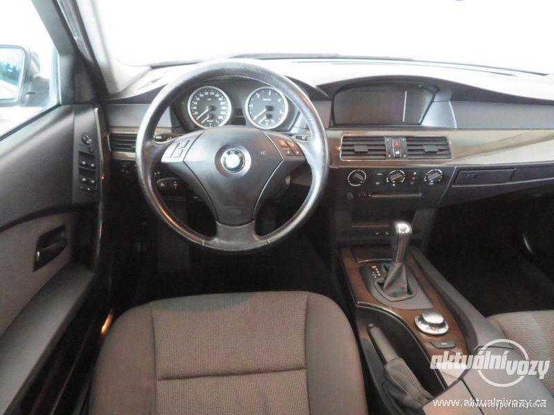 BMW 5 3.0, nafta, rok 2004 - foto 17
