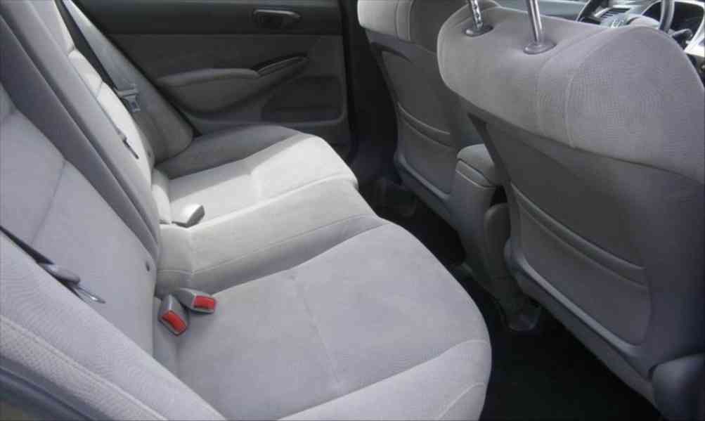 Honda Civic 1,8   103kw 2007 - foto 2