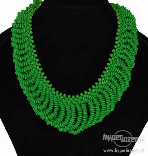 Nový náhrdelník z dřevěných zelených korálků - foto 1