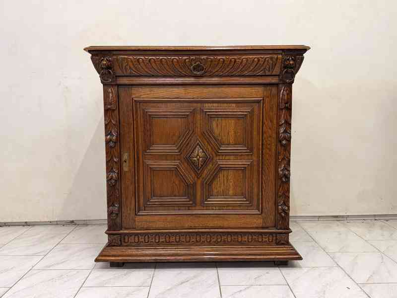 Starožitná skříň Mechelen