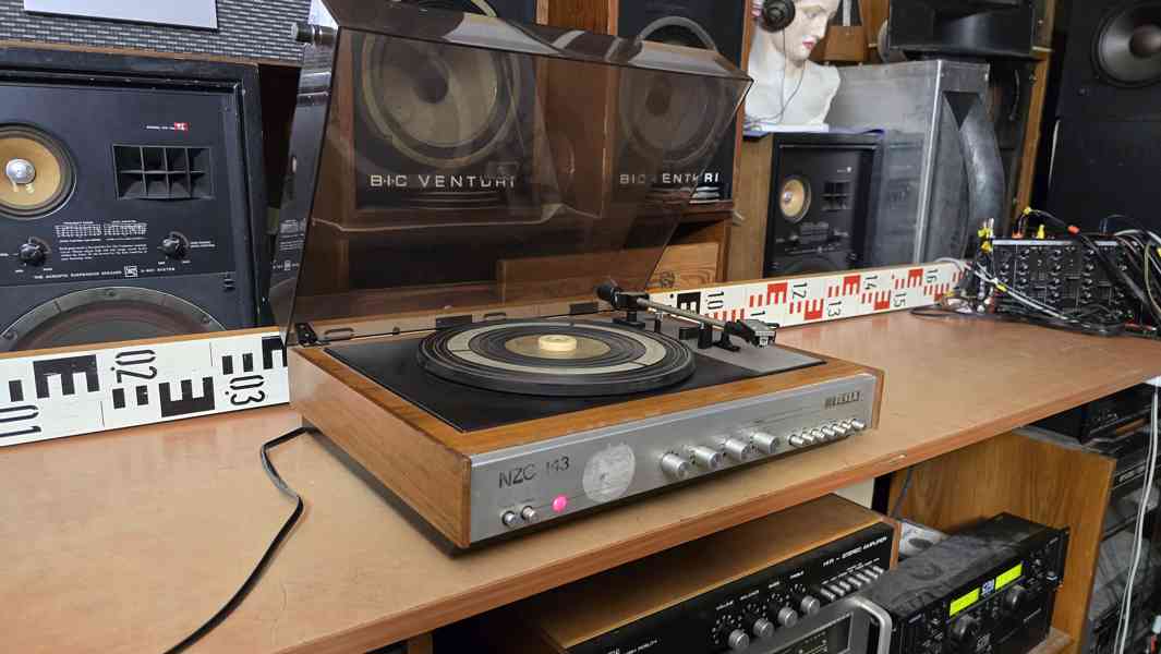 TESLA NZC 143 gramofon k údržbě - foto 3