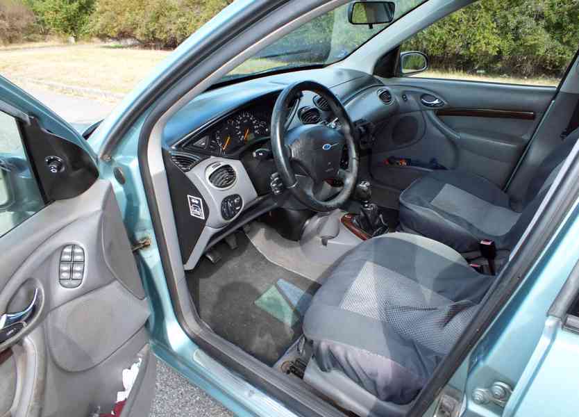 Ford Focus combi - foto 9