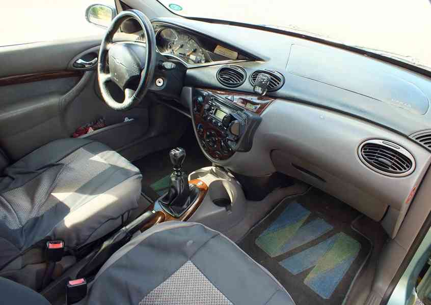 Ford Focus combi - foto 11