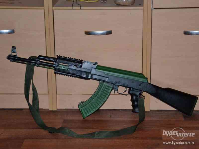 AK-47 Kalašnikov - foto 2