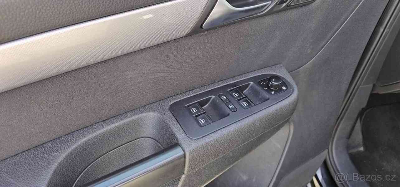 Volkswagen Sharan 2,0   125kw Automat DSG - 7 míst - H - foto 17