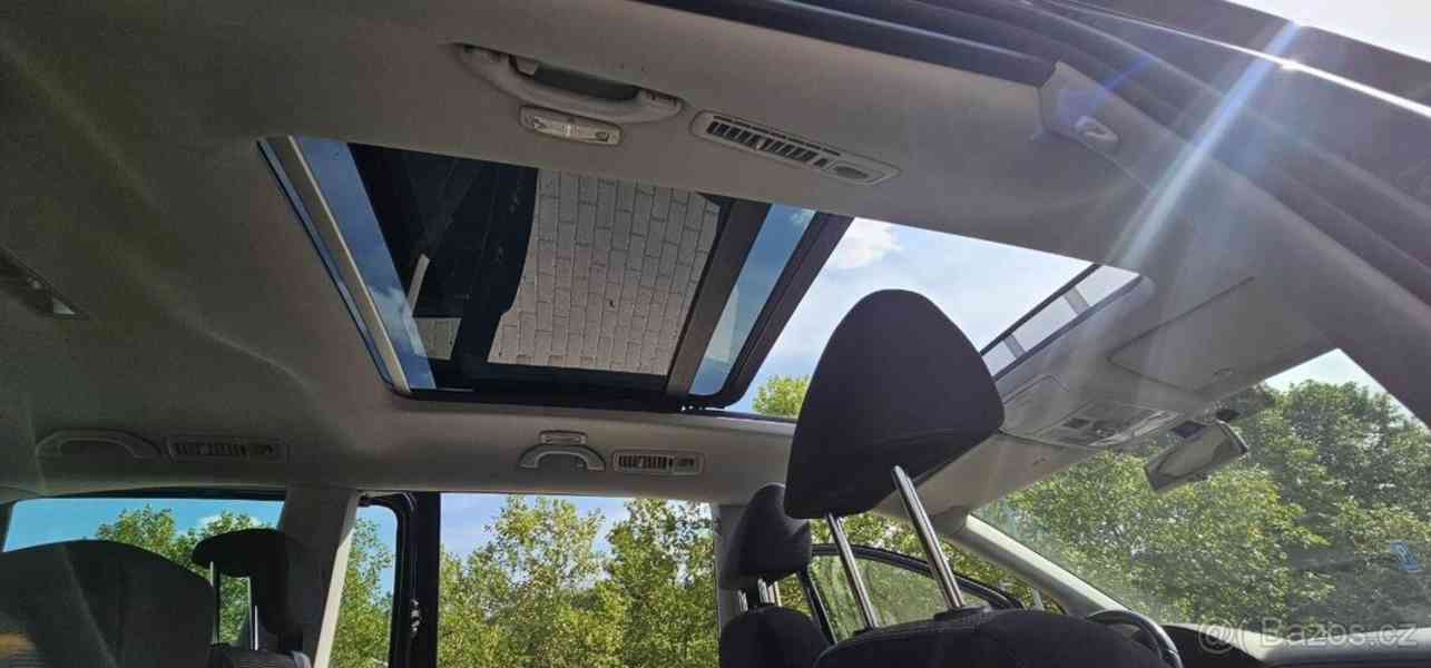 Volkswagen Sharan 2,0   125kw Automat DSG - 7 míst - H - foto 14