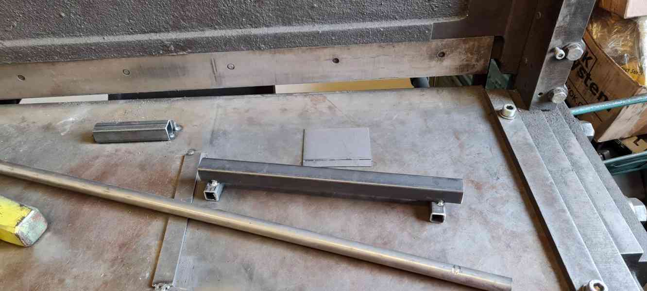 Použité mechanické tabulové nůžky 1000/2 - foto 4