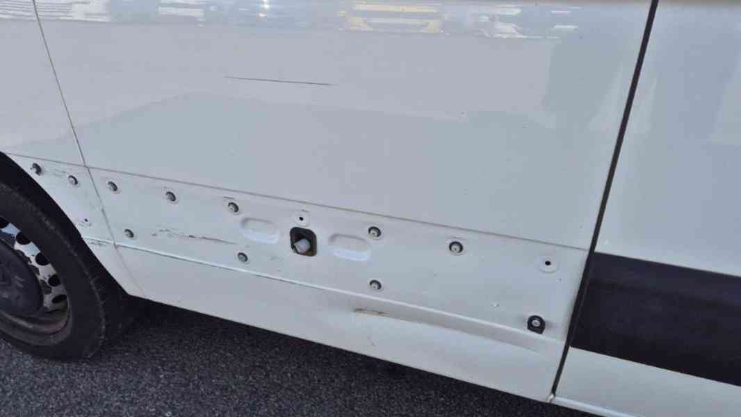 RENAULT MASTER 135DCI L3H2 skříňový - foto 11