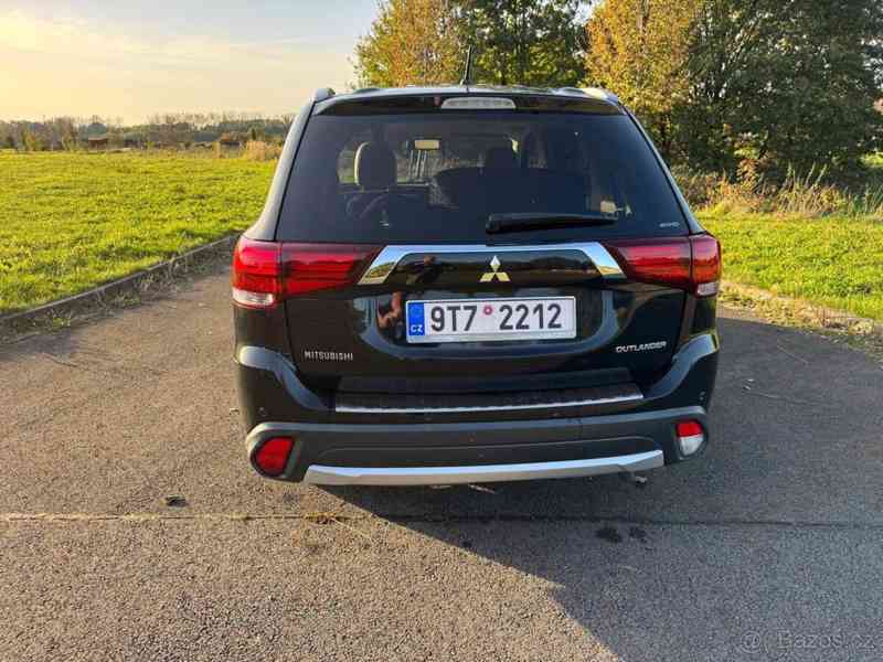 Mitsubishi Outlander 2,2   D, 7 míst - foto 5