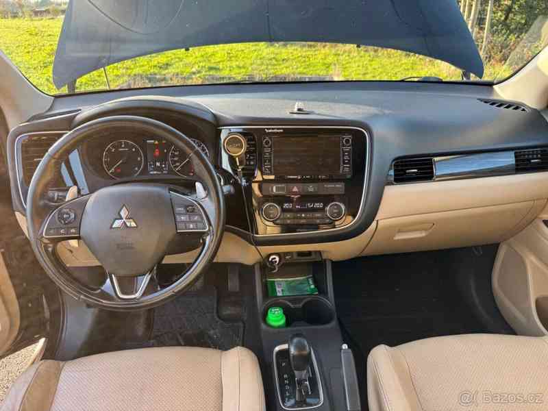 Mitsubishi Outlander 2,2   D, 7 míst - foto 13