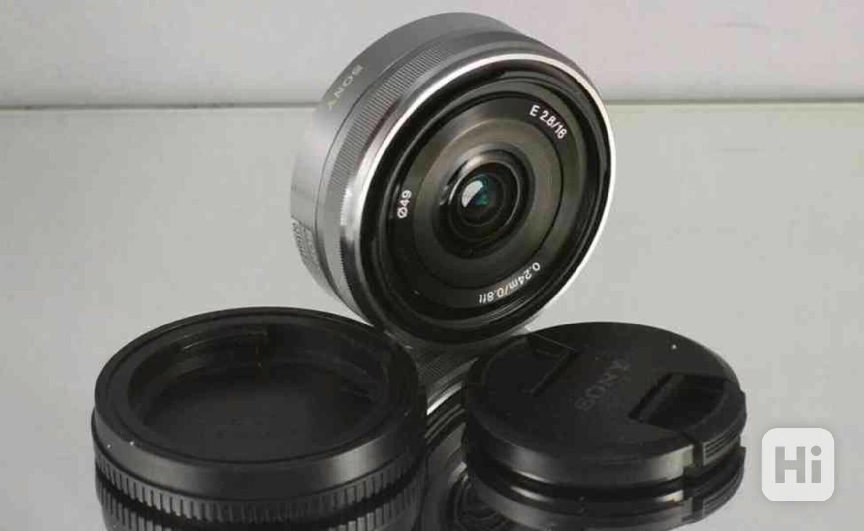Sony E 16mm f/2,8 **APS-C Pevný, širokoúhlý lens, E mount - foto 1