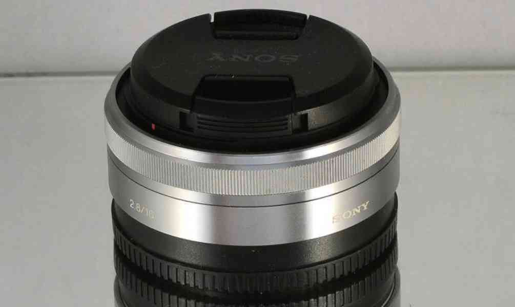 Sony E 16mm f/2,8 **APS-C Pevný, širokoúhlý lens, E mount - foto 6