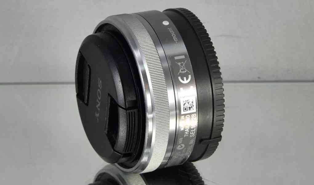 Sony E 16mm f/2,8 **APS-C Pevný, širokoúhlý lens, E mount - foto 4