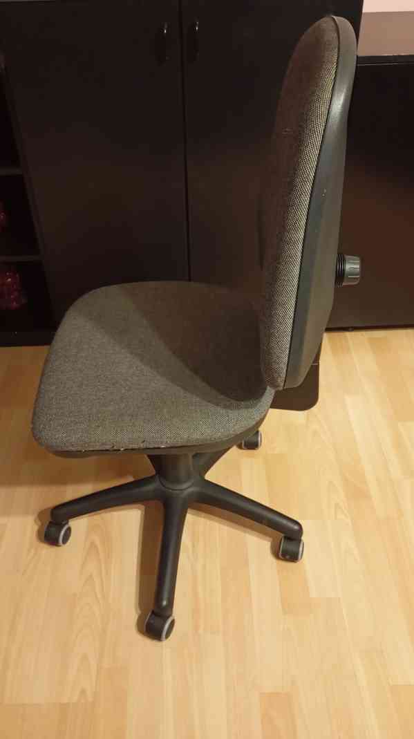 Prodám kancelářskou židli. - foto 2