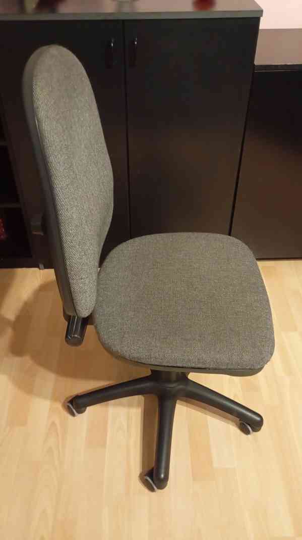 Prodám kancelářskou židli. - foto 4