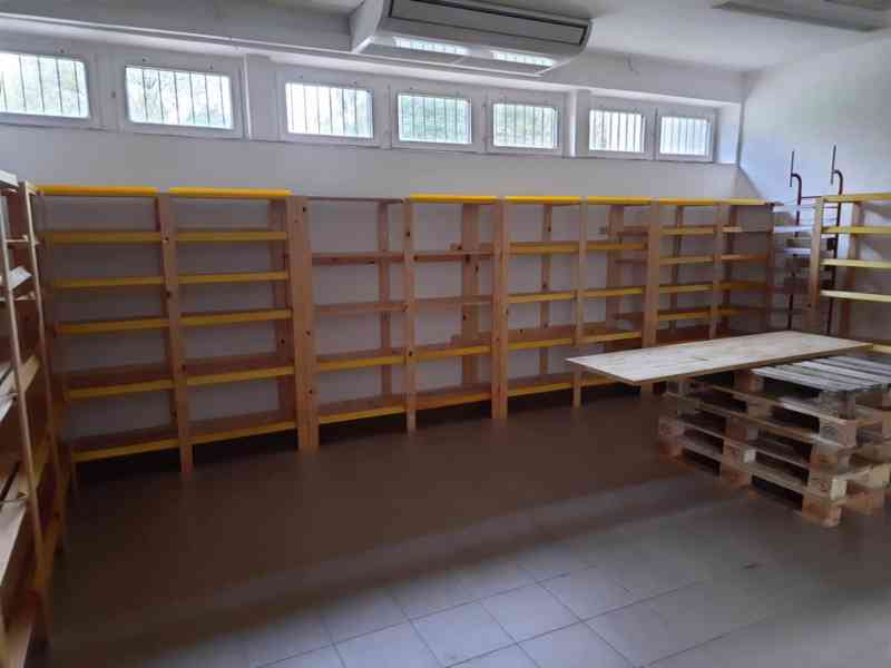 Dřevěné regály Hejne Ikea - foto 7