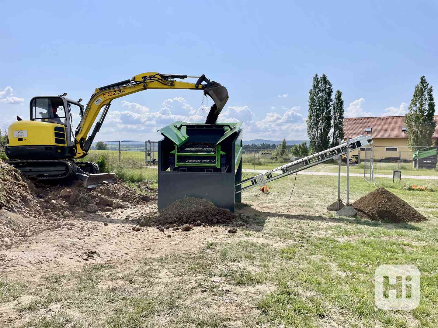 Vibrační síto, třídič, třídička - dvousítné, dva motory - foto 1
