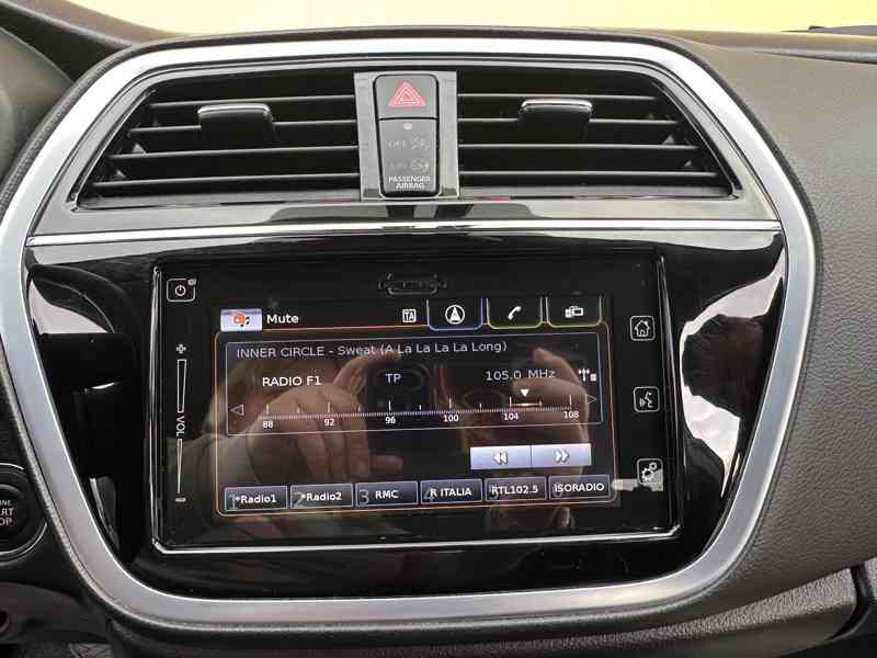 Suzuki SX4 S-Cross 1.6DDiS 4x4/Tažné/Výhřev/1MAJ - foto 28