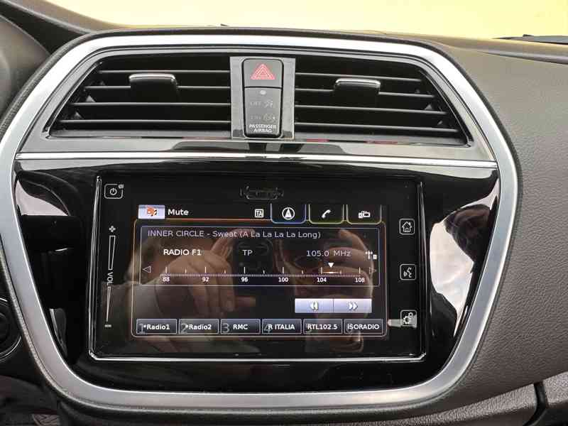 Suzuki SX4 S-Cross 1.6DDiS 4x4/Tažné/Výhřev/1MAJ - foto 27