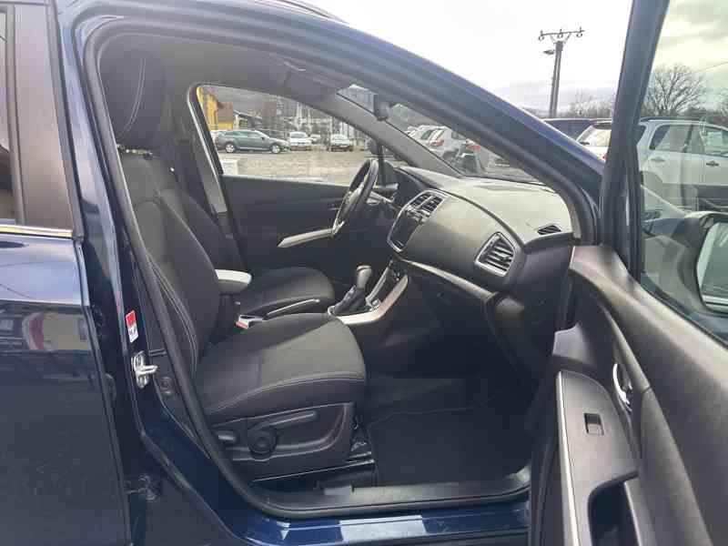 Suzuki SX4 S-Cross 1.6DDiS 4x4/Tažné/Výhřev/1MAJ - foto 20