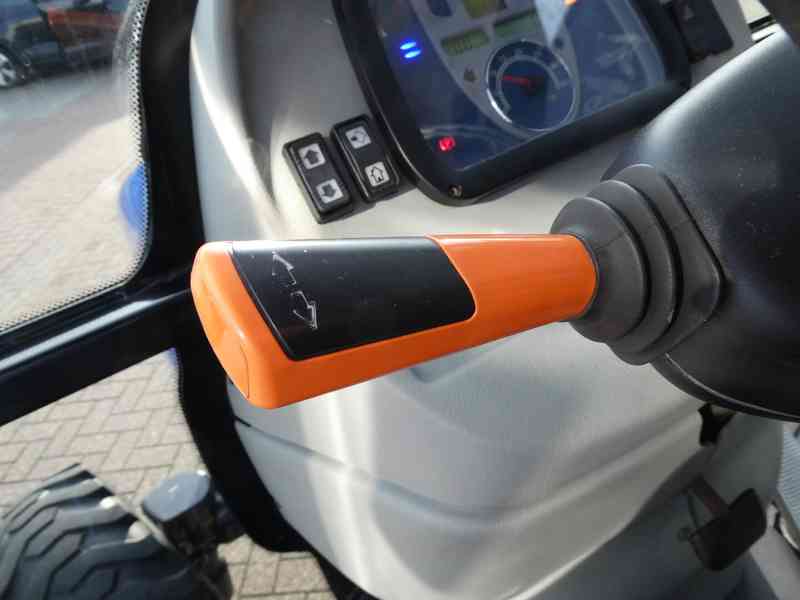 Traktor - New Holland T6080 - foto 6