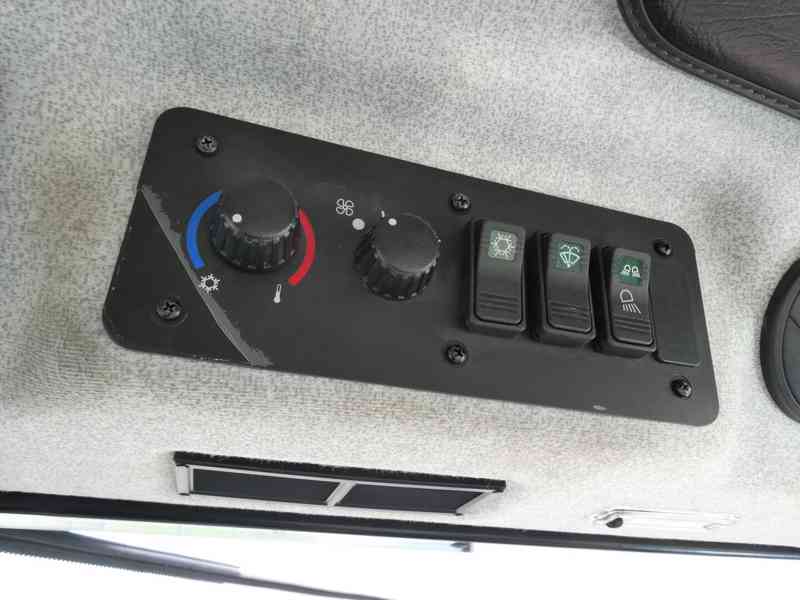 Traktor - New Holland T6080 - foto 9