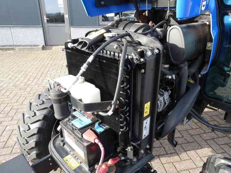 Traktor - New Holland T6080 - foto 17
