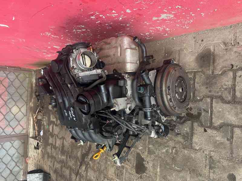 MOTOR Volkswagen Golf IV 1,6 74KW AKL kompletní - foto 3