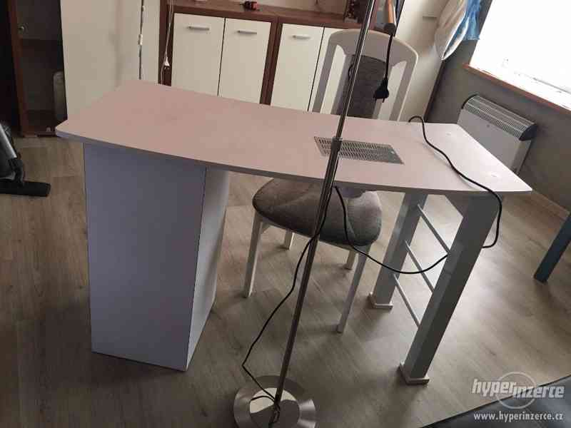 manikurní stolek s odsávačkou - foto 3