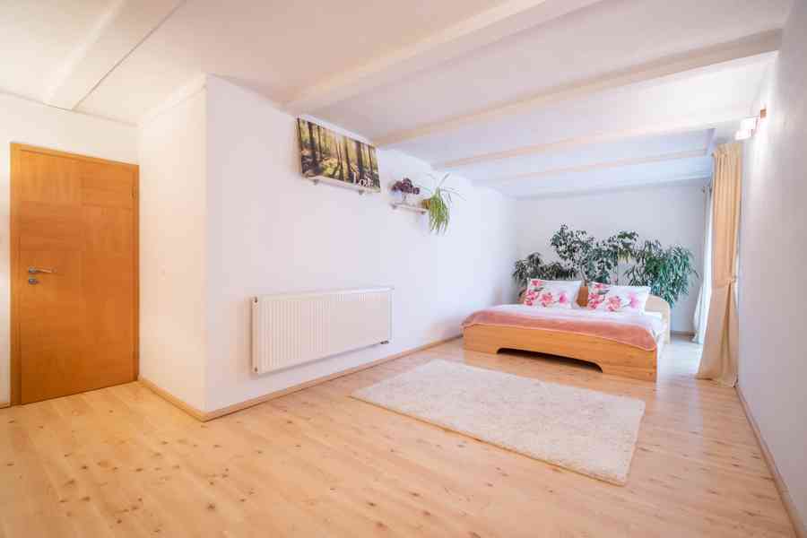 Prodej domu s krásným výhledem v Měchenicích - foto 9