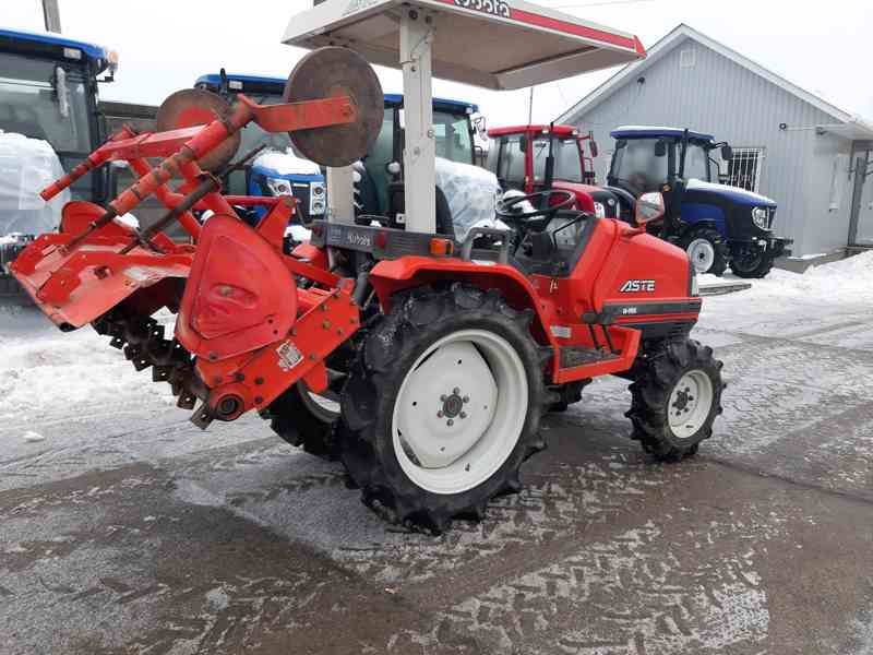 Traktor Kubota L2950  - foto 4