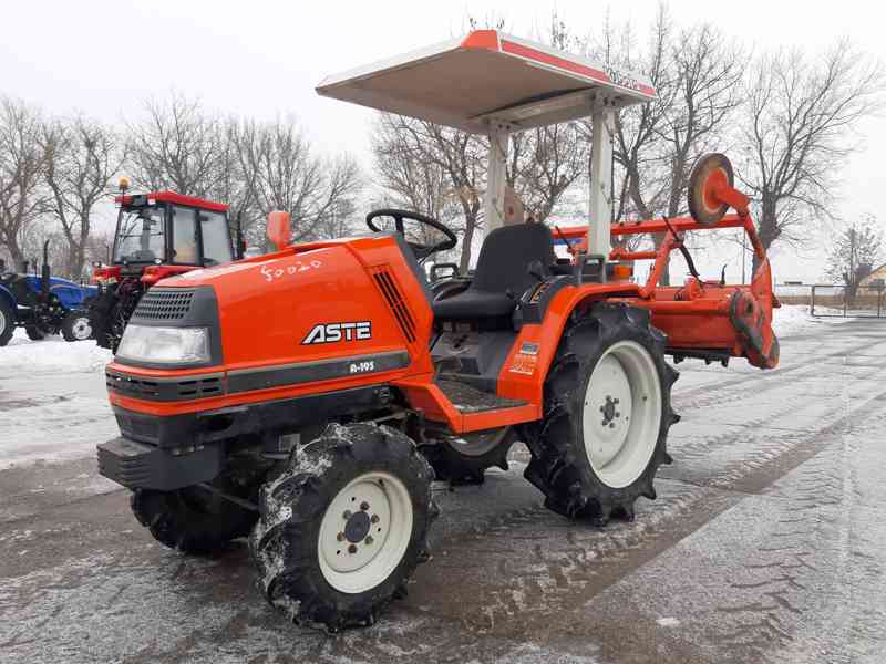 Traktor Kubota L2950  - foto 3