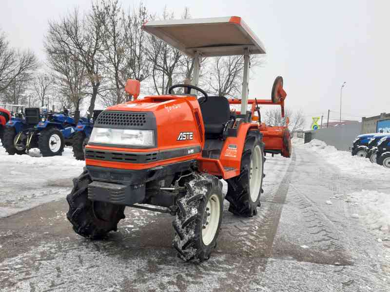 Traktor Kubota L2950  - foto 5