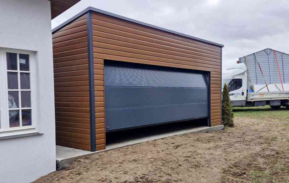 Plechova garáž 6,5x6m sekční vrata - dveře - zlatý dub TS931 - foto 3