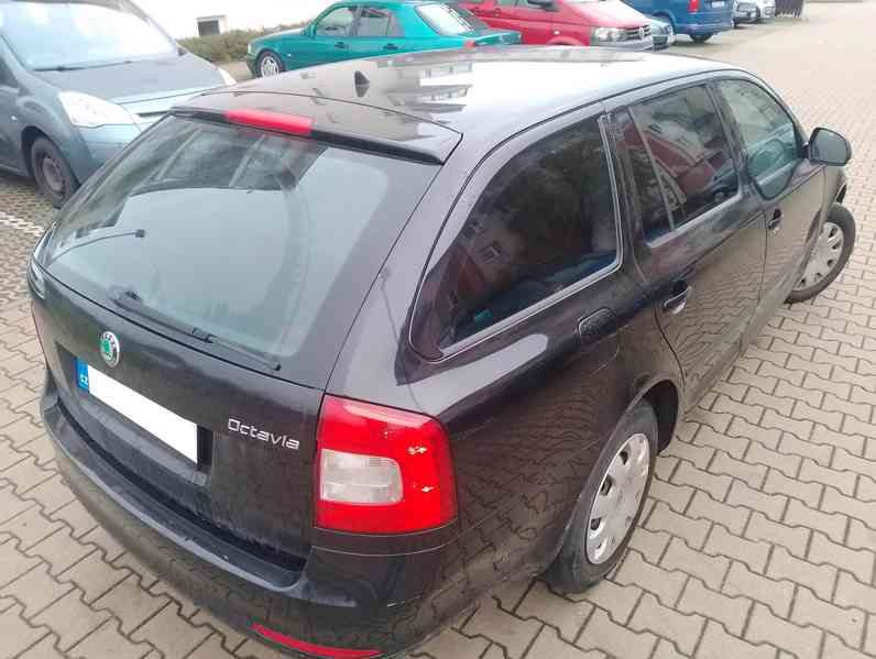 Škoda Octavia Combi 1.6 TDI DSG - foto 4